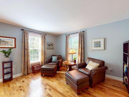 2671 Mountain View Road, Coldbrook, NS - Indoor Photo Showing Living Room