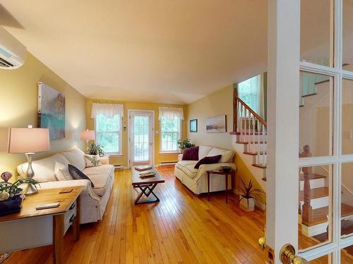 2671 Mountain View Road, Coldbrook, NS - Indoor Photo Showing Living Room
