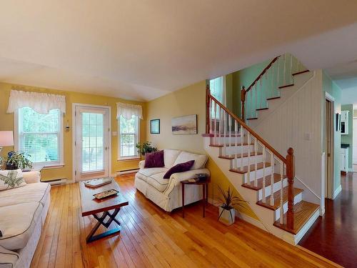 2671 Mountain View Road, Coldbrook, NS - Indoor Photo Showing Living Room