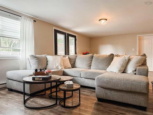 20 Norma Court, New Glasgow, NS - Indoor Photo Showing Living Room