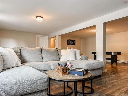 20 Norma Court, New Glasgow, NS - Indoor Photo Showing Living Room