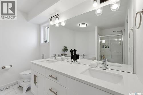 421 Germain Manor, Saskatoon, SK - Indoor Photo Showing Bathroom