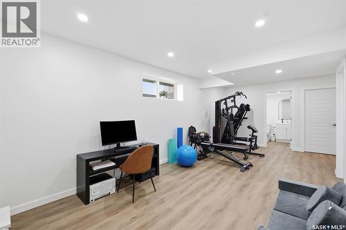 421 Germain Manor, Saskatoon, SK - Indoor Photo Showing Gym Room