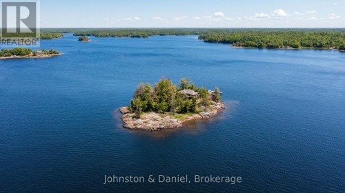 1 B254 EMERALD ISLAND  The Archipelago, ON P0C 1H0