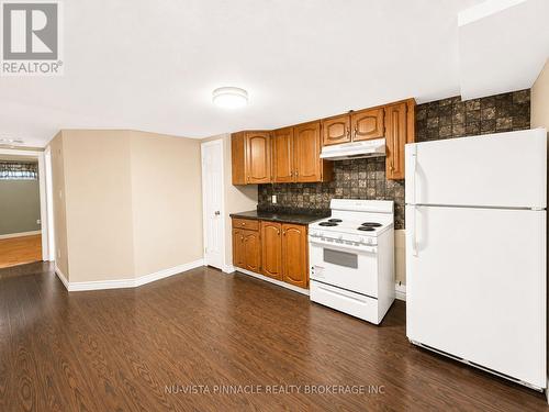 15 Gregory Place, St. Thomas, ON - Indoor Photo Showing Kitchen
