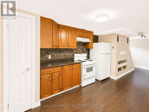 15 Gregory Place, St. Thomas, ON - Indoor Photo Showing Kitchen