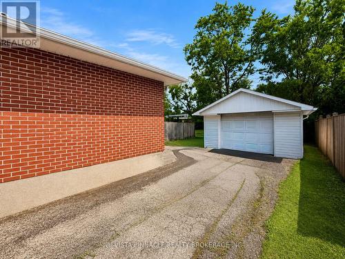 15 Gregory Place, St. Thomas, ON - Outdoor