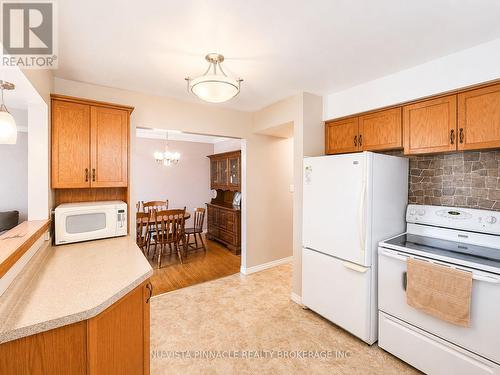 15 Gregory Place, St. Thomas, ON - Indoor Photo Showing Kitchen