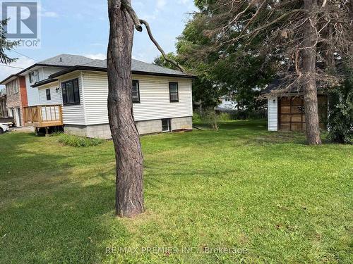 277 GIBBONS STREET  Oshawa, ON L1J 4Y5