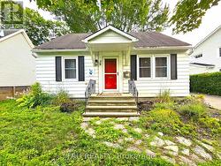 28 ARUNDEL AVENUE Ottawa, ON K1K 0B6