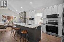 1041 SHEPHERD'S Drive  Burlington, ON L7T 3R4