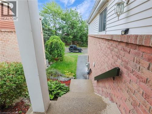 128 Macatee Place, Cambridge, ON - Outdoor