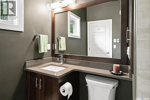 201 1St Street E, Saskatoon, SK - Indoor Photo Showing Bathroom