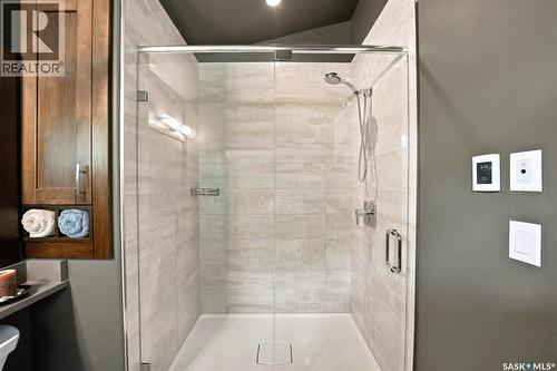 201 1St Street E, Saskatoon, SK - Indoor Photo Showing Bathroom