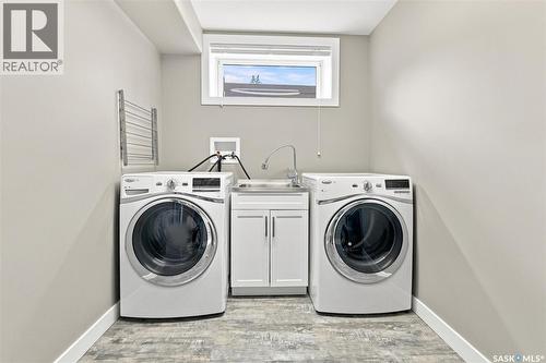 201 1St Street E, Saskatoon, SK - Indoor Photo Showing Laundry Room