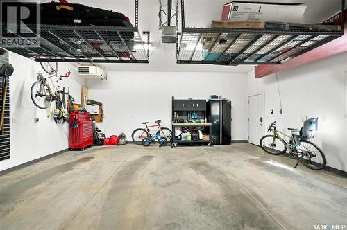 201 1St Street E, Saskatoon, SK - Indoor Photo Showing Garage