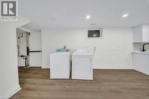 396 Hazel Street, Waterloo, ON - Indoor Photo Showing Laundry Room