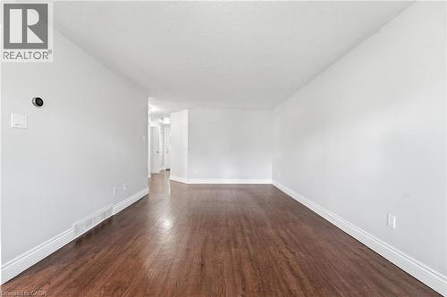 449 Exmoor Street, Waterloo, ON - Indoor Photo Showing Other Room