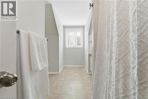 449 Exmoor Street, Waterloo, ON - Indoor Photo Showing Bathroom