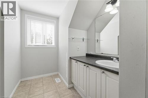 449 Exmoor Street, Waterloo, ON - Indoor Photo Showing Bathroom