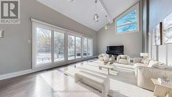 136 DENLOW BOULEVARD  Toronto, ON M3B 3J2