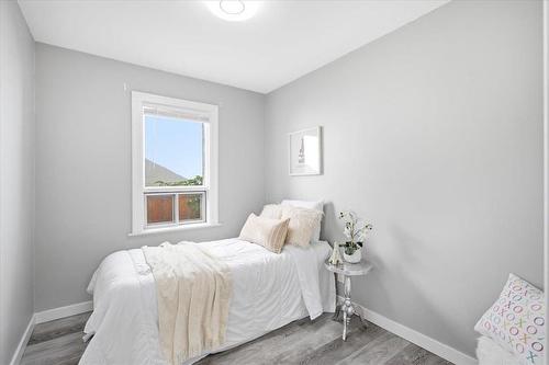 507 Trent Avenue, Winnipeg, MB - Indoor Photo Showing Bedroom