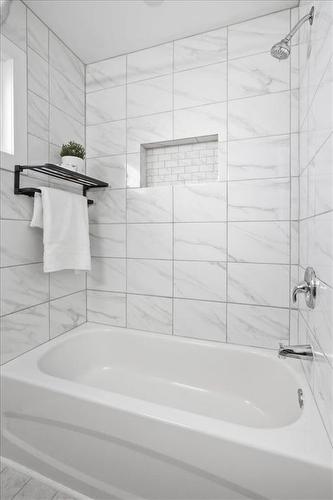 507 Trent Avenue, Winnipeg, MB - Indoor Photo Showing Bathroom