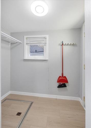 507 Trent Avenue, Winnipeg, MB - Indoor Photo Showing Other Room