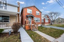 78 REGENT STREET Kingston (Central City East), ON K7L 4J7