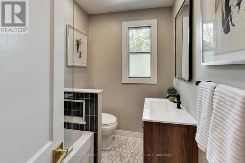 262 Belsize Drive, Toronto, ON - Indoor Photo Showing Bathroom