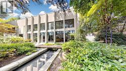 5 ABRAMS PLACE  Toronto, ON M2L 1W7