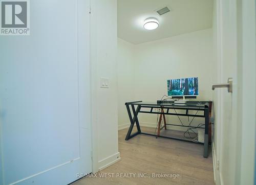 1101 - 10 York Street, Toronto, ON - Indoor Photo Showing Other Room