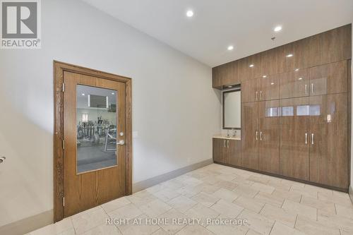 621 - 438 Richmond Street W, Toronto, ON - Indoor Photo Showing Other Room