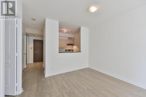 621 - 438 Richmond Street W, Toronto, ON - Indoor Photo Showing Other Room