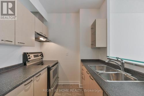 621 - 438 Richmond Street W, Toronto, ON - Indoor Photo Showing Kitchen With Double Sink