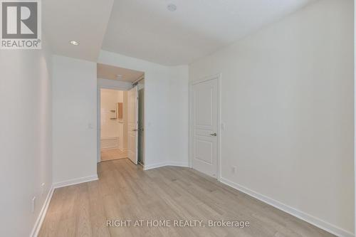 621 - 438 Richmond Street W, Toronto, ON - Indoor Photo Showing Other Room