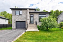 1769 Rue Dozois  Contrecoeur, QC J0L 1C0
