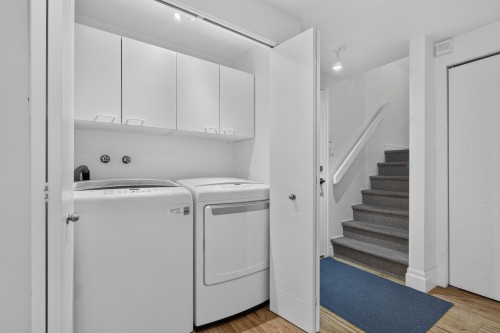 Salle de lavage - 681 Crois. De Namur, Saint-Lambert, QC - Indoor Photo Showing Laundry Room