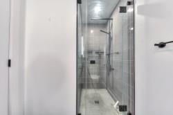 Master Bathroom - 
