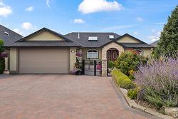 3388 Ridge Boulevard West Kelowna, BC V4Y 2V6