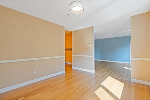 #302-9975 Fifth St, Sidney, BC - Indoor Photo Showing Other Room