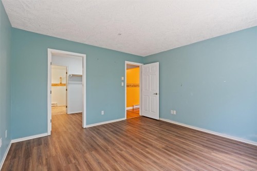 #302-9975 Fifth St, Sidney, BC - Indoor Photo Showing Other Room