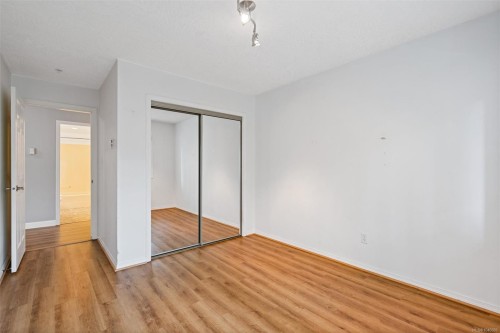 #302-9975 Fifth St, Sidney, BC - Indoor Photo Showing Other Room