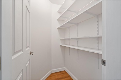 #302-9975 Fifth St, Sidney, BC - Indoor With Storage