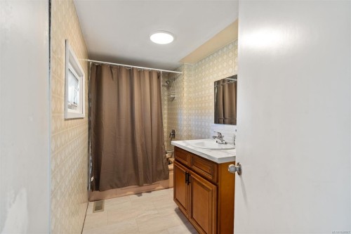 588 Heatherly Rd, Colwood, BC 