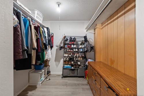 588 Heatherly Rd, Colwood, BC 