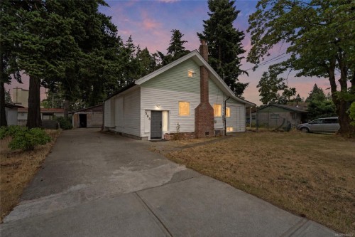 588 Heatherly Rd, Colwood, BC 