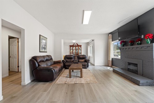 588 Heatherly Rd, Colwood, BC 