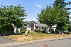 6093 Chippewa Rd Duncan, BC V9L 5P6