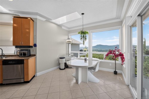 6093 Chippewa Rd, Duncan, BC 